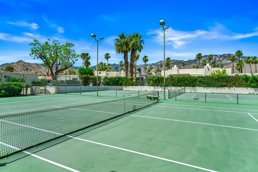 1656 Paseo De La Palma Palm Springs, CA 92264