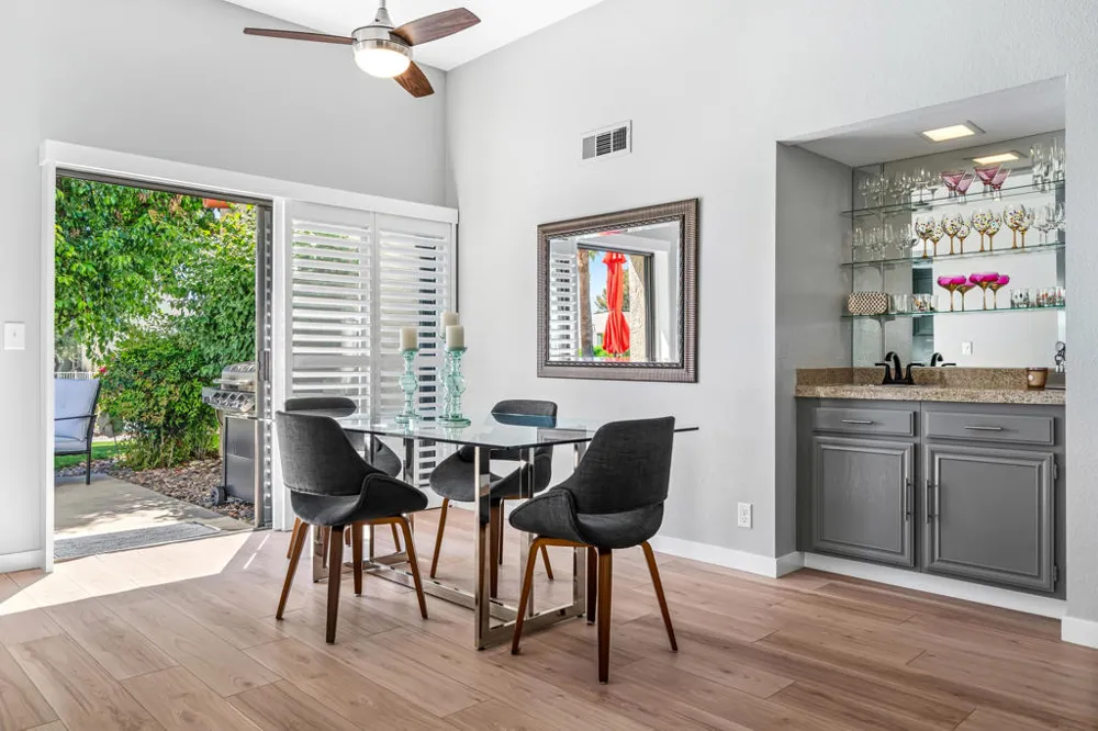 1656 Paseo De La Palma Palm Springs, CA 92264