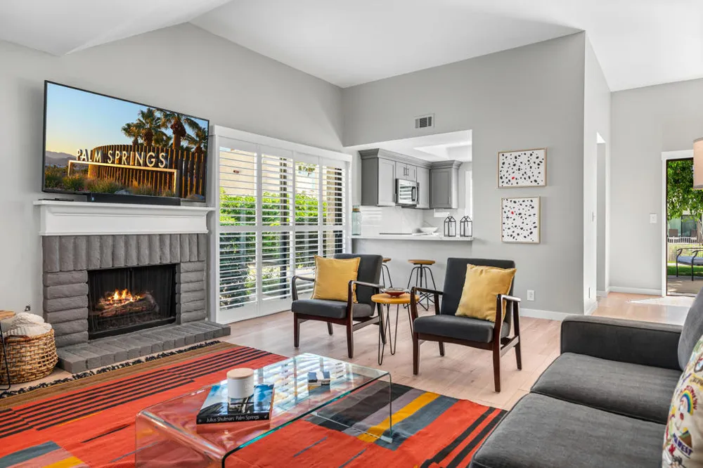 1656 Paseo De La Palma Palm Springs, CA 92264