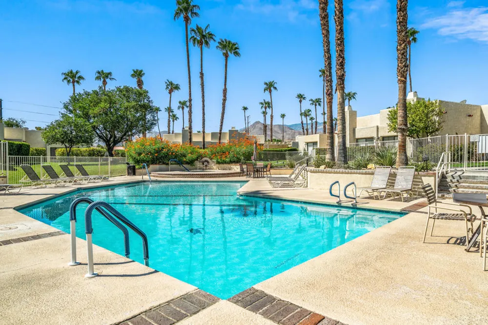 1656 Paseo De La Palma Palm Springs, CA 92264