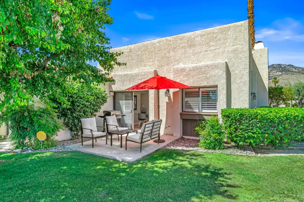 1656 Paseo De La Palma Palm Springs, CA 92264