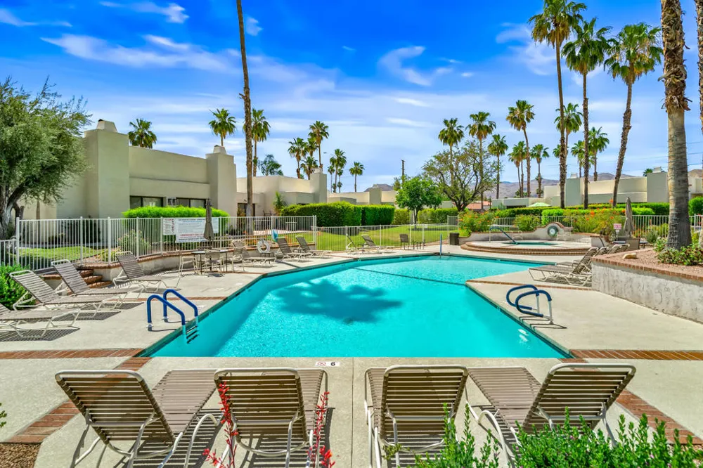 1656 Paseo De La Palma Palm Springs, CA 92264