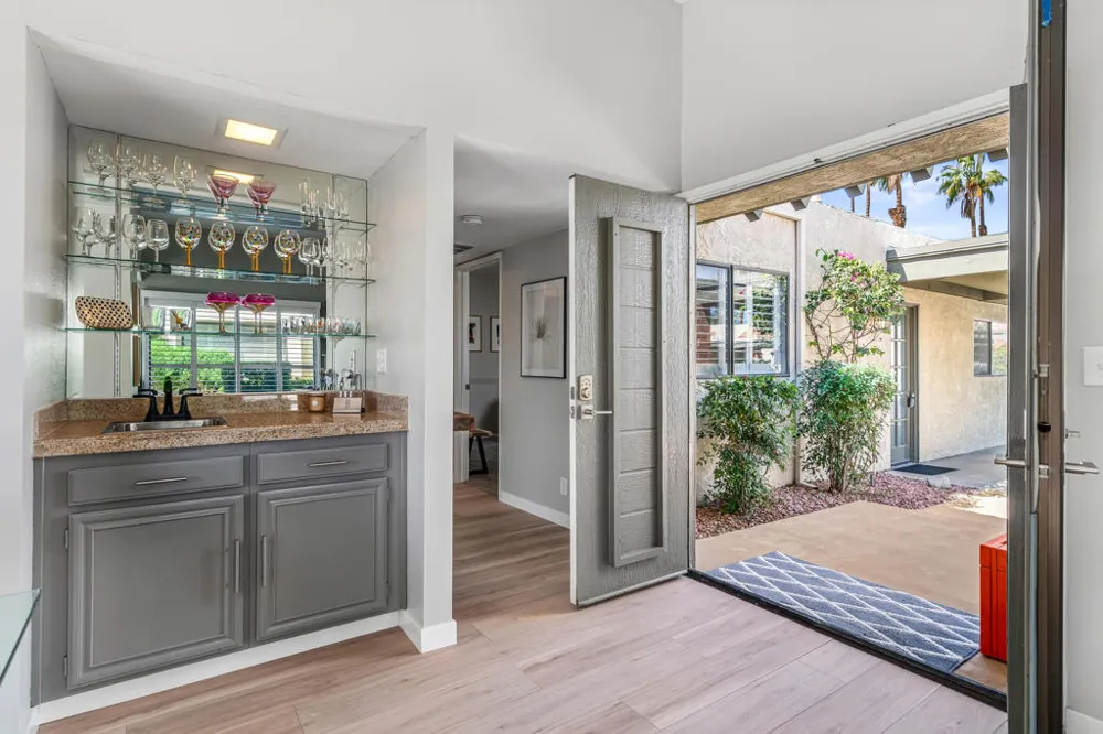 1656 Paseo De La Palma Palm Springs, CA 92264