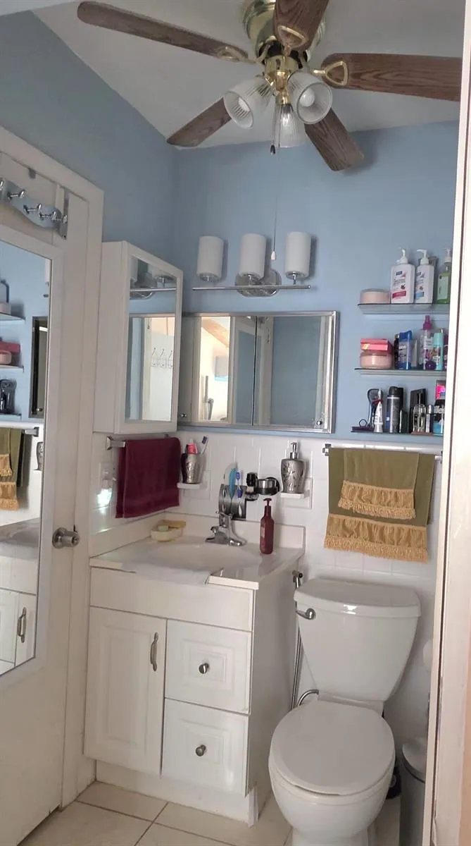 6521 HARDING STREET Hollywood, FL 33024