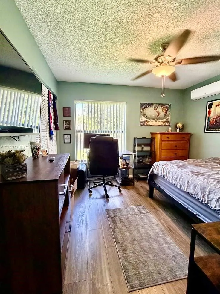 5796 SW 89th Way Cooper City, FL 33328