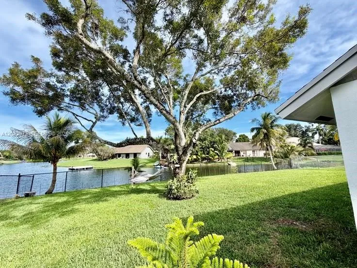 5796 SW 89th Way Cooper City, FL 33328