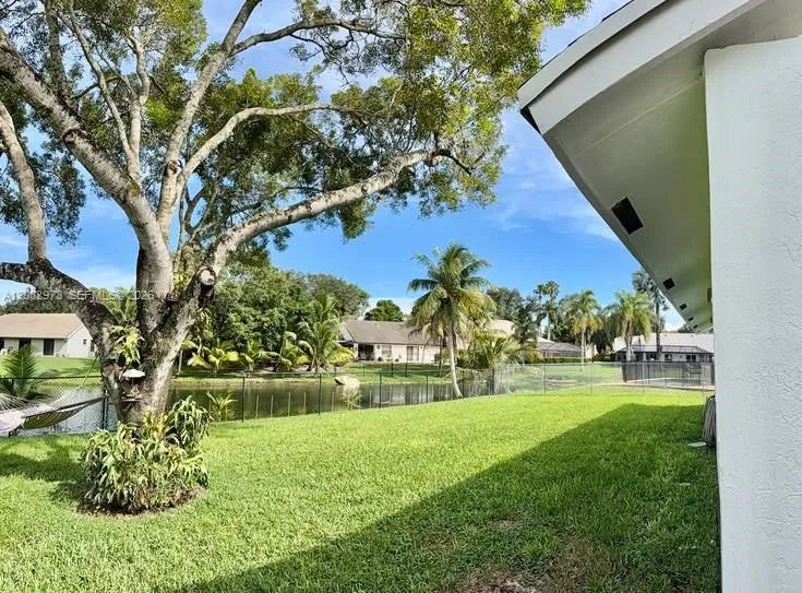 5796 SW 89th Way Cooper City, FL 33328