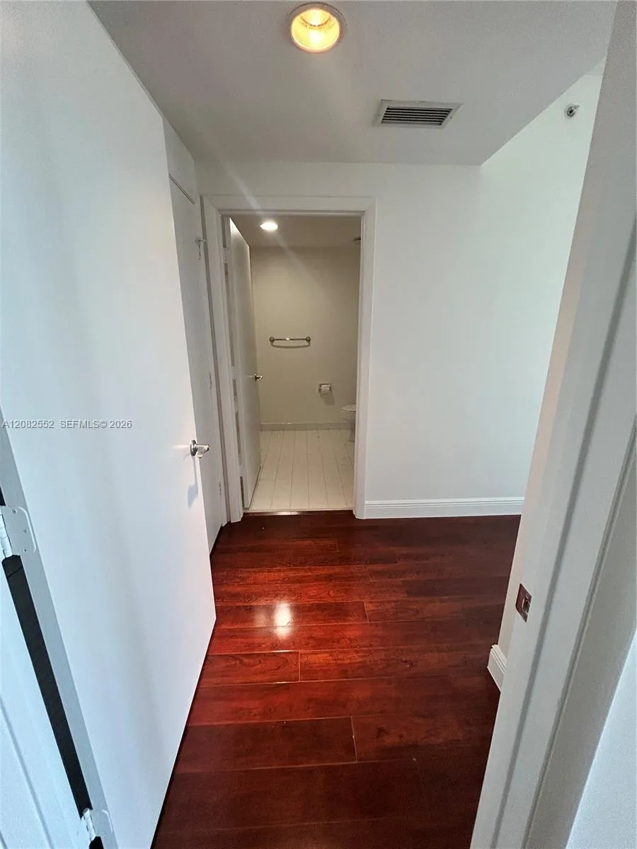 7275 SW 90th Way #605 Miami, FL 33156