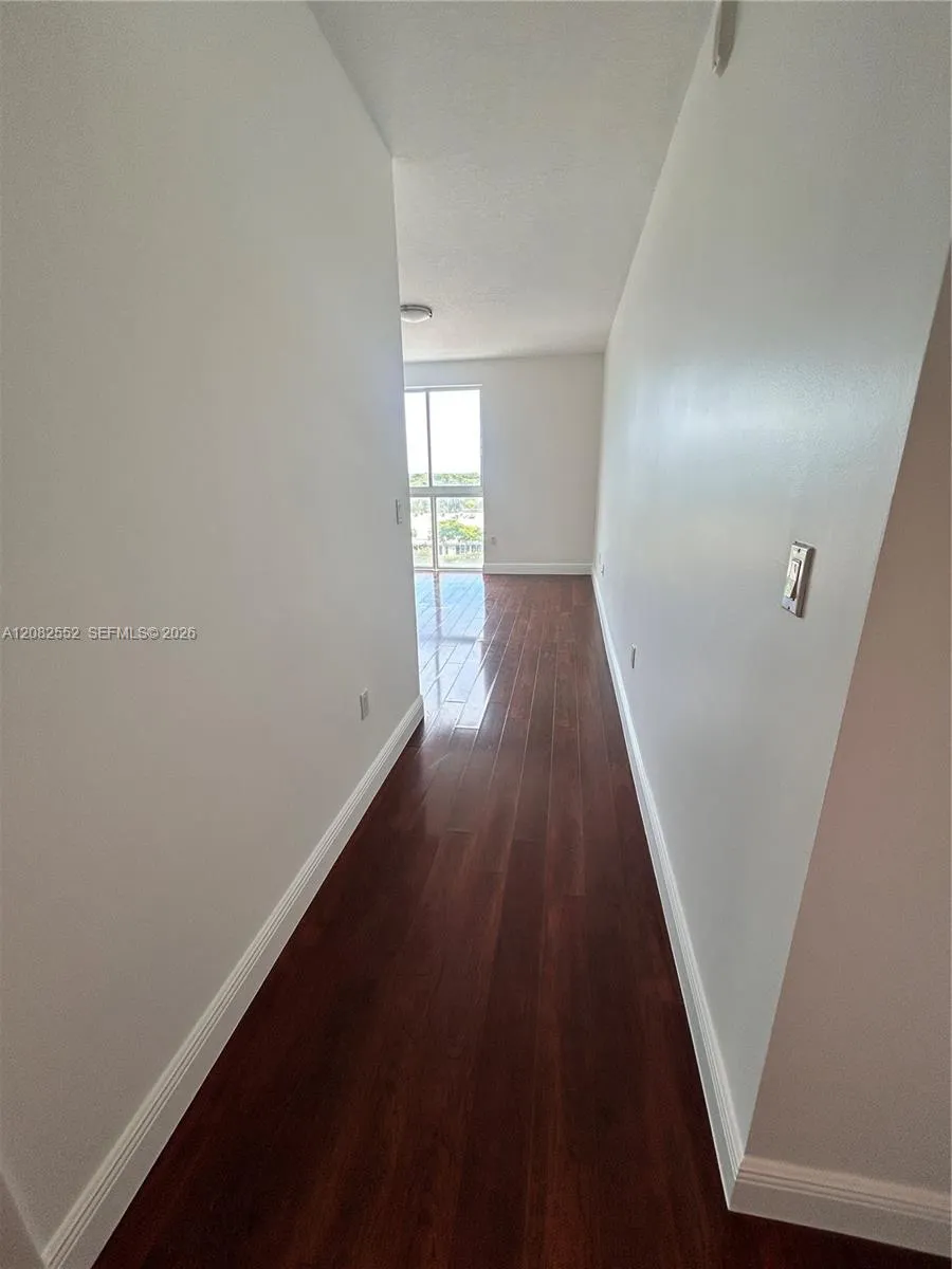 7275 SW 90th Way #605 Miami, FL 33156