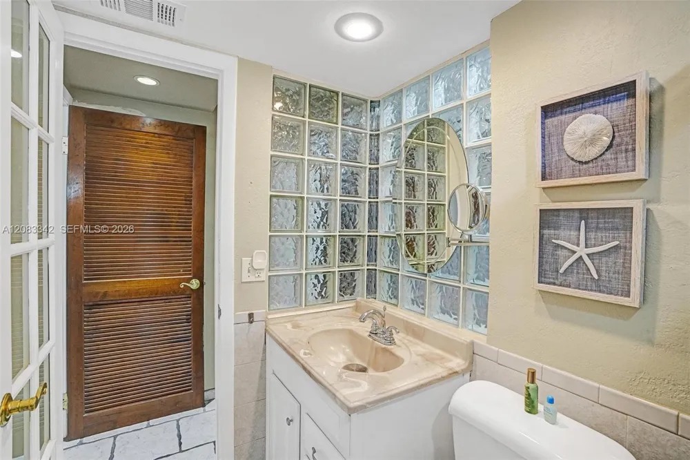 95 Birch Rd #301 Fort Lauderdale, FL 33304
