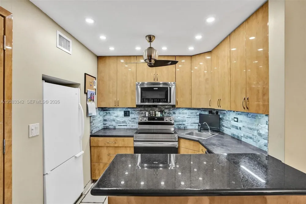 95 Birch Rd #301 Fort Lauderdale, FL 33304