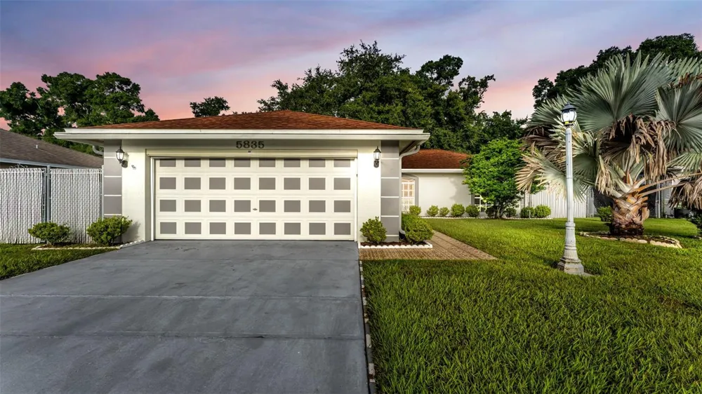 5835 DAUGHTERY DOWNS LOOP Lakeland, FL 33809