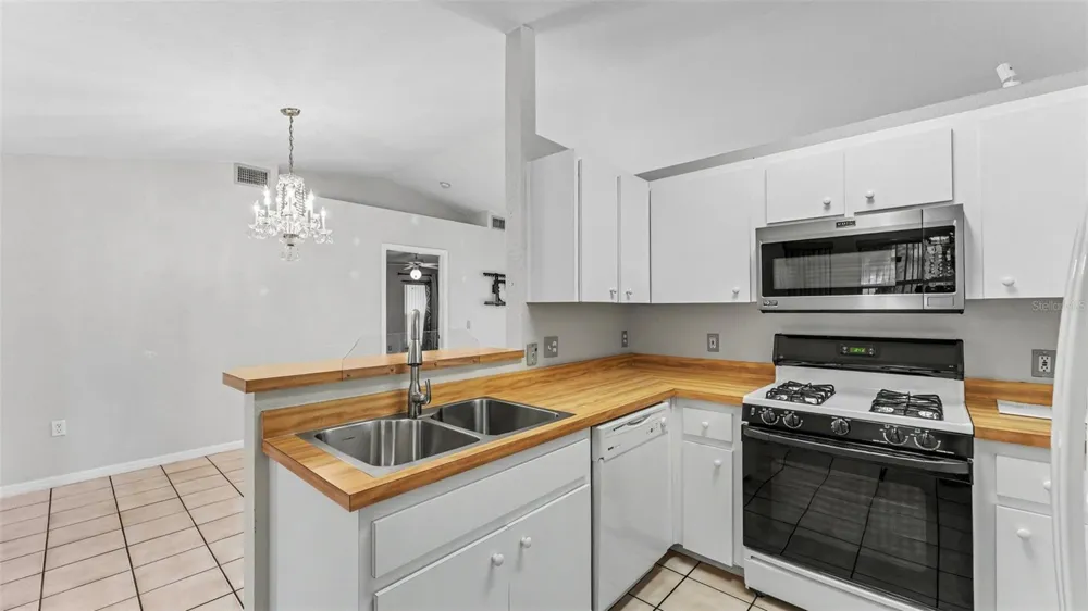 5835 DAUGHTERY DOWNS LOOP Lakeland, FL 33809