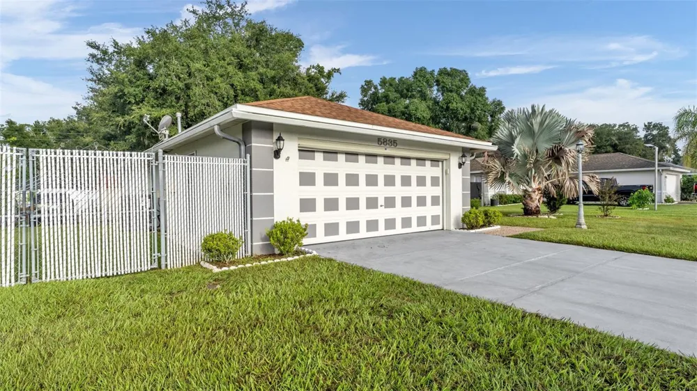 5835 DAUGHTERY DOWNS LOOP Lakeland, FL 33809
