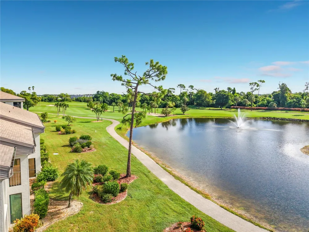 5925 TRAILWINDS DRIVE #925 Fort Myers, FL 33907
