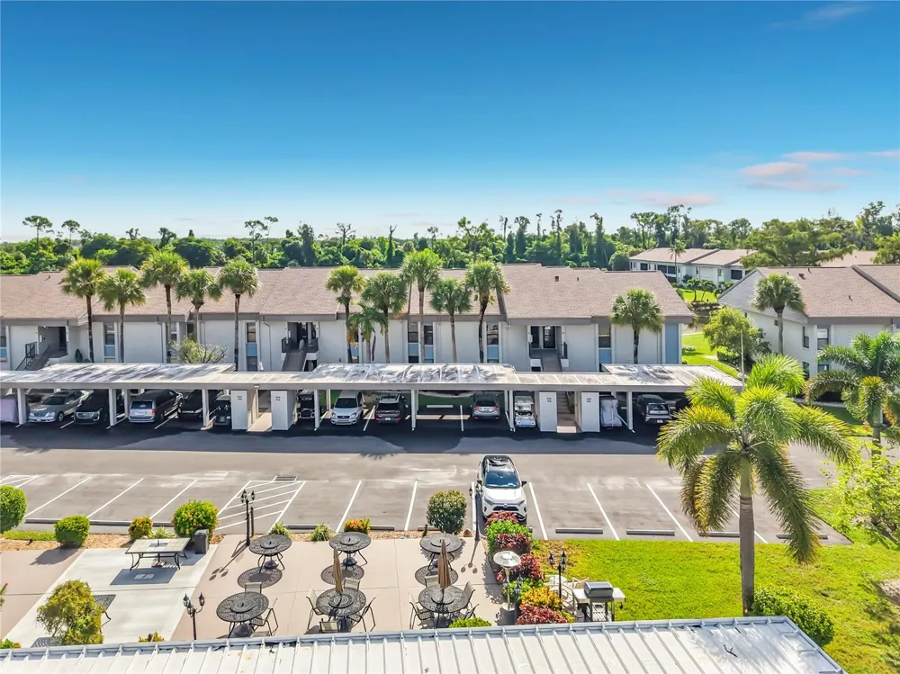 5925 TRAILWINDS DRIVE #925 Fort Myers, FL 33907
