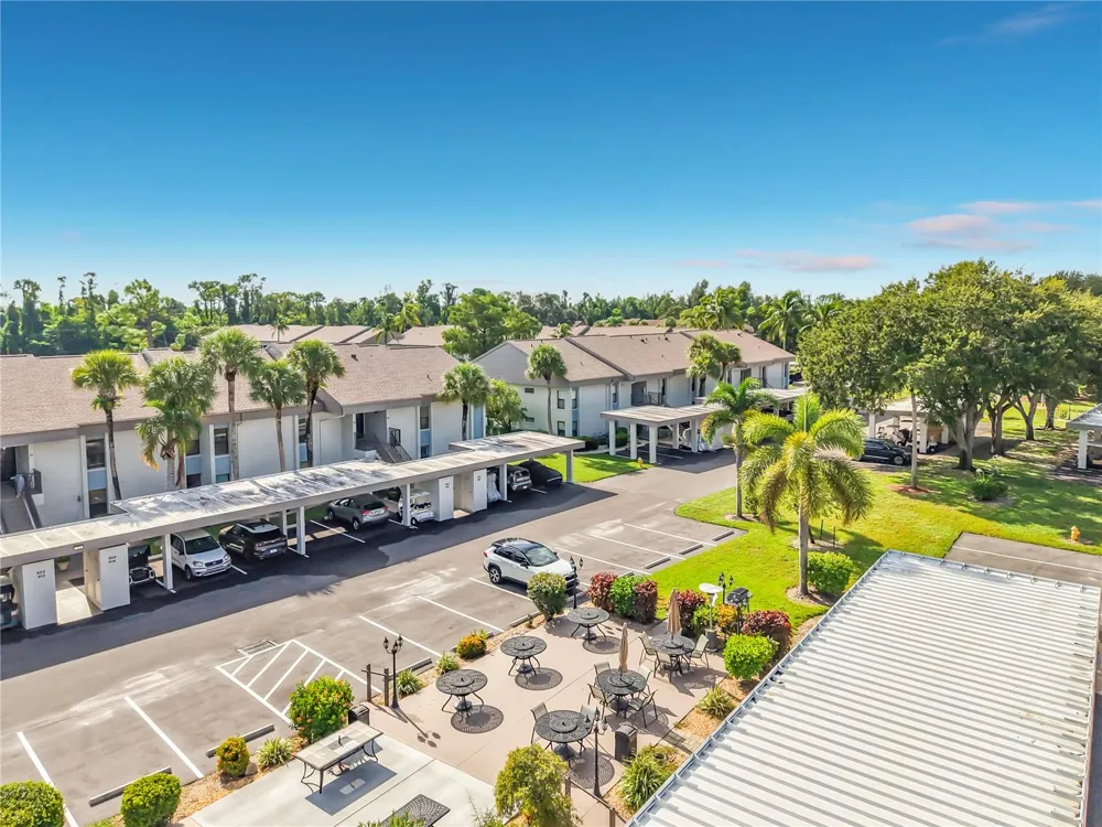 5925 TRAILWINDS DRIVE #925 Fort Myers, FL 33907