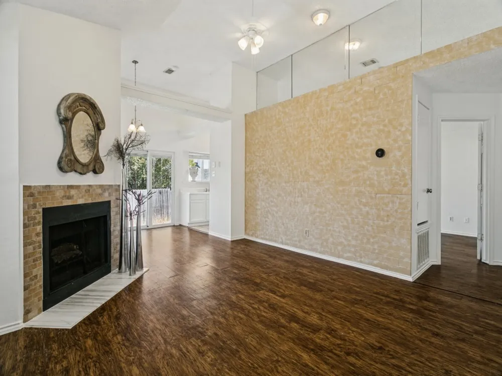 953 Ramblewood Lewisville, TX 75067