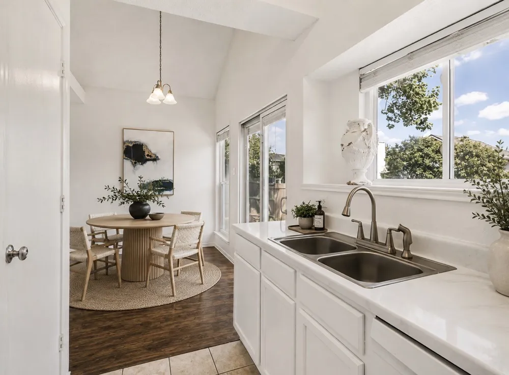 953 Ramblewood Lewisville, TX 75067