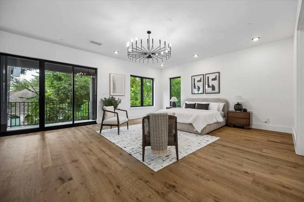 4629 Pine Street Bellaire, TX 77401
