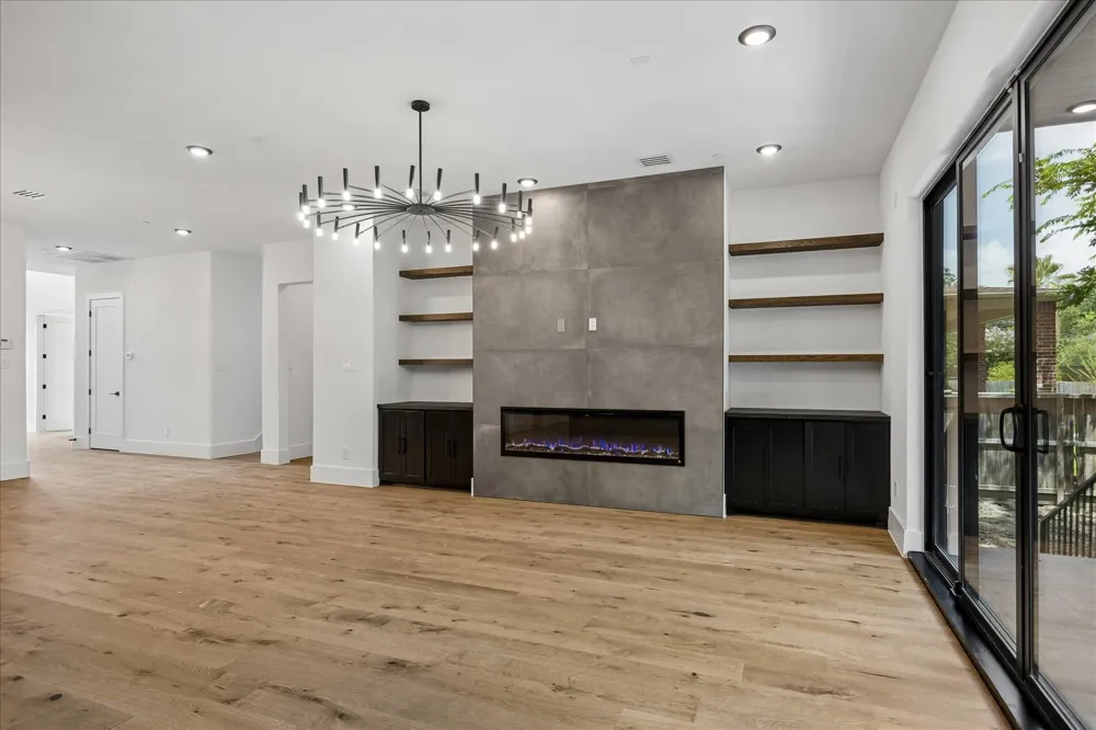 4629 Pine Street Bellaire, TX 77401