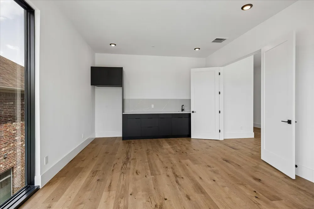4629 Pine Street Bellaire, TX 77401