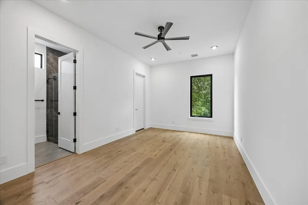 4629 Pine Street Bellaire, TX 77401