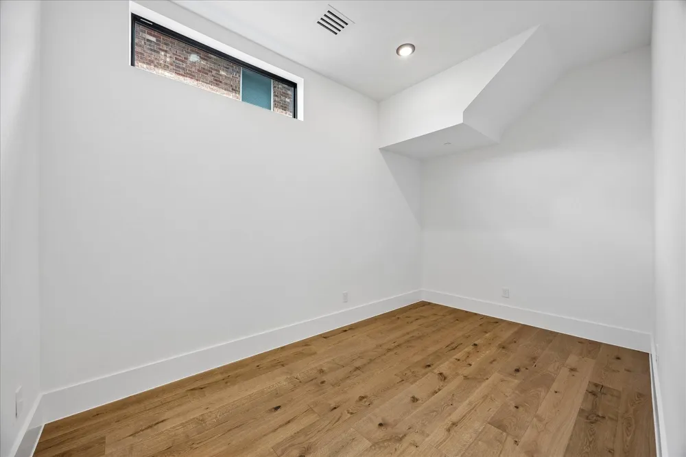 4629 Pine Street Bellaire, TX 77401