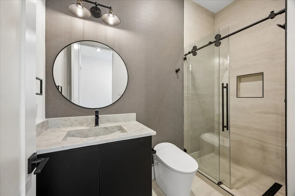 4629 Pine Street Bellaire, TX 77401