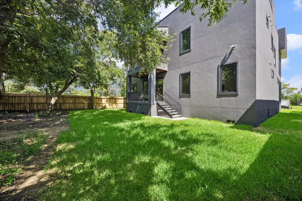 4629 Pine Street Bellaire, TX 77401