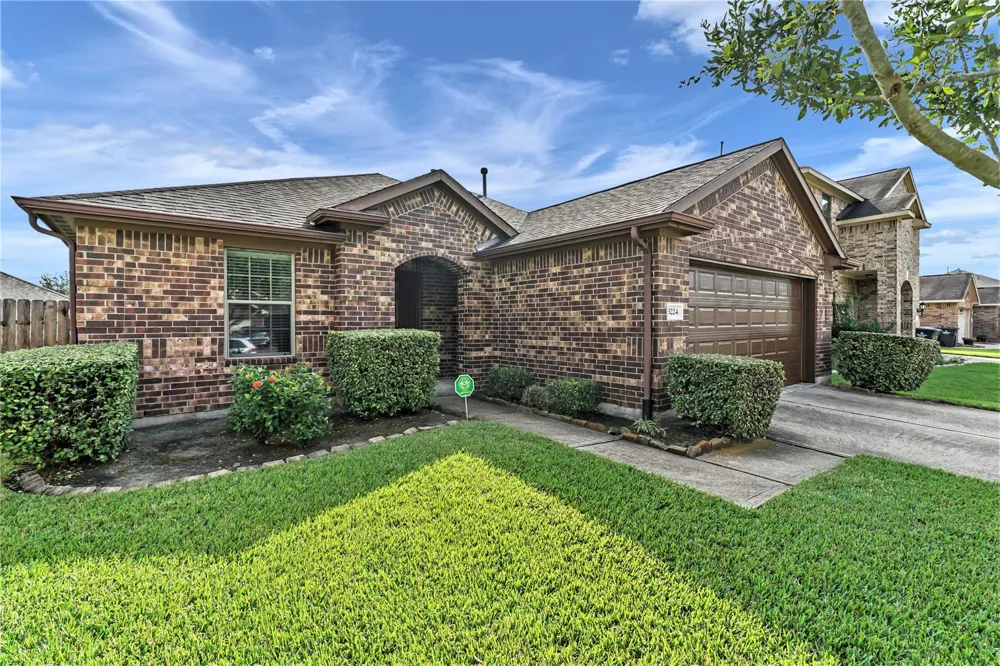5224 La Rocco Way Alvin, TX 77511