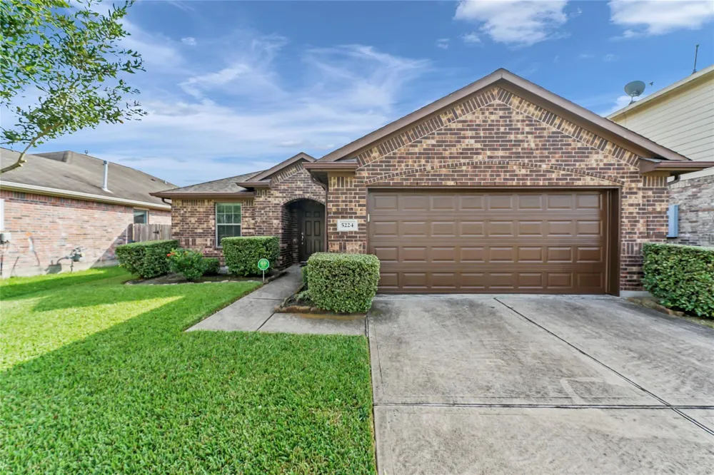 5224 La Rocco Way Alvin, TX 77511