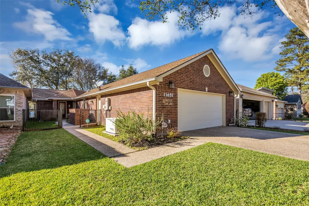 11651 Twain Drive Montgomery, TX 77356
