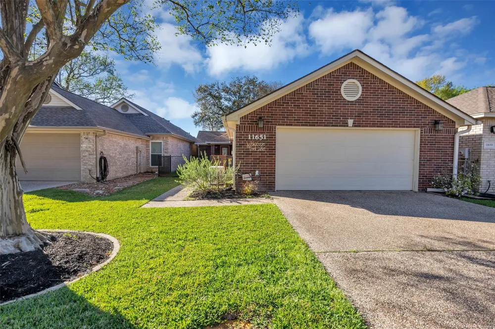 11651 Twain Drive Montgomery, TX 77356