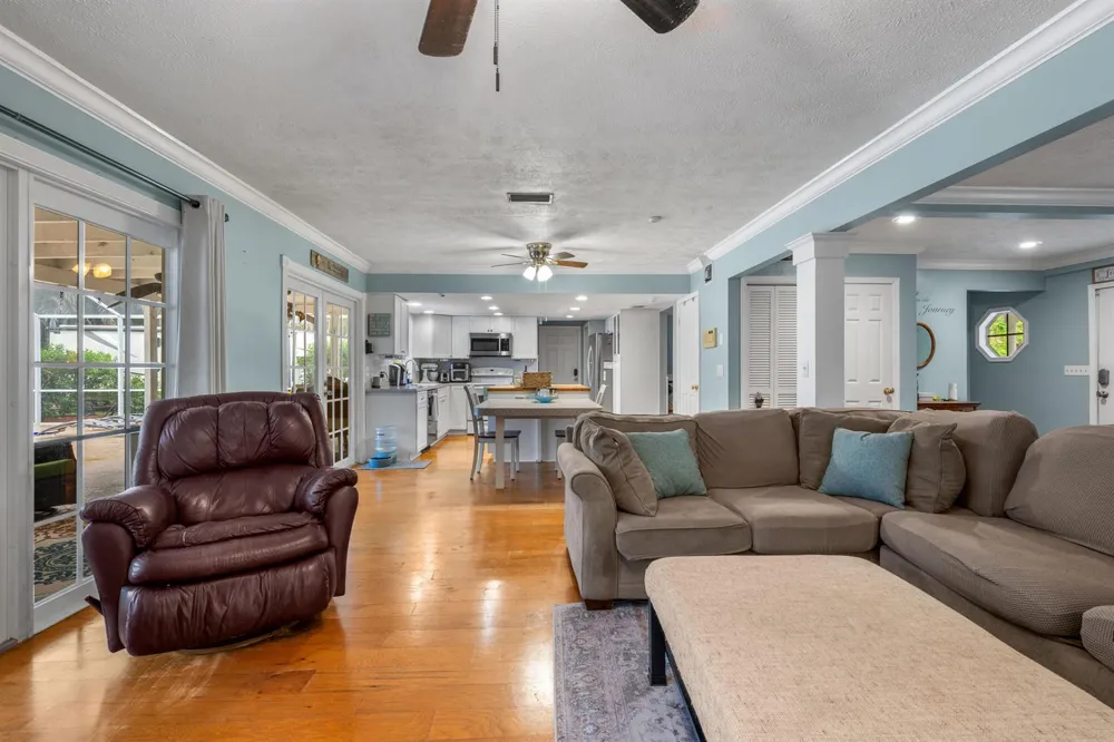 330 NE TOWN TERRACE Jensen Beach, FL 34957