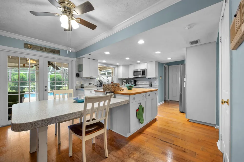 330 NE TOWN TERRACE Jensen Beach, FL 34957