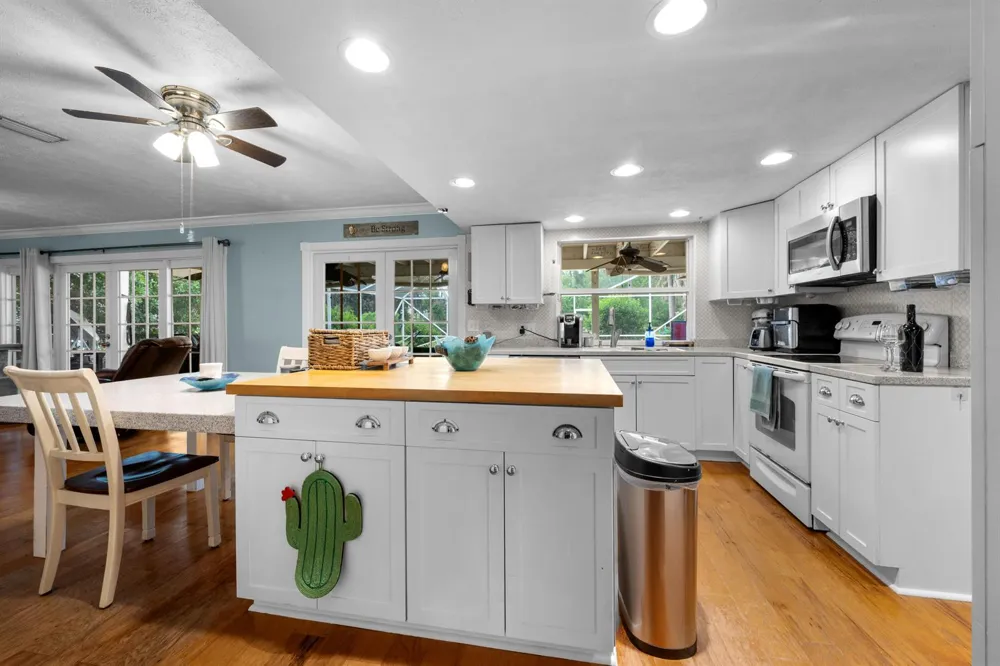 330 NE TOWN TERRACE Jensen Beach, FL 34957
