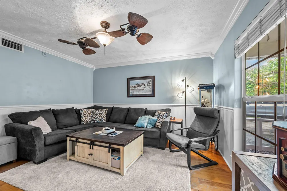 330 NE TOWN TERRACE Jensen Beach, FL 34957