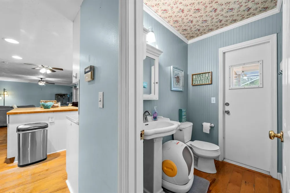 330 NE TOWN TERRACE Jensen Beach, FL 34957