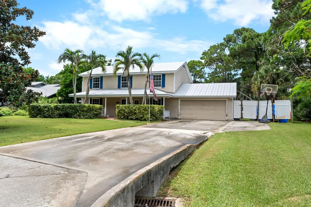 330 NE TOWN TERRACE Jensen Beach, FL 34957