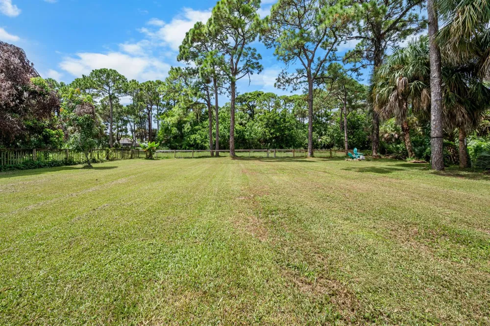330 NE TOWN TERRACE Jensen Beach, FL 34957