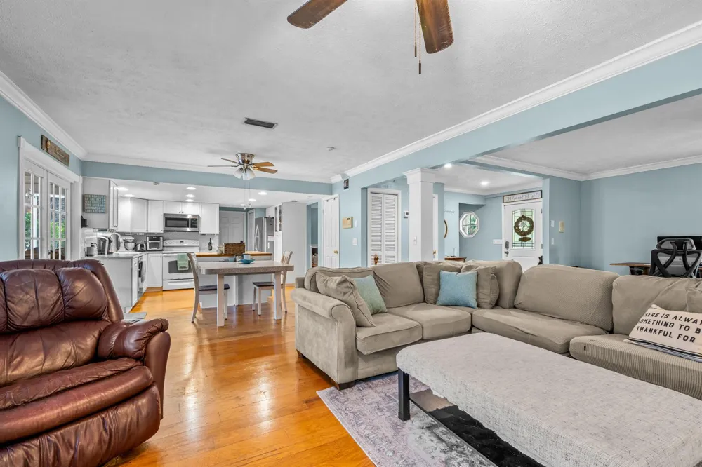 330 NE TOWN TERRACE Jensen Beach, FL 34957