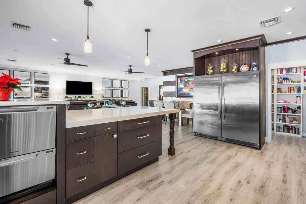 811 SE 31st Street Boca Raton, FL 33432