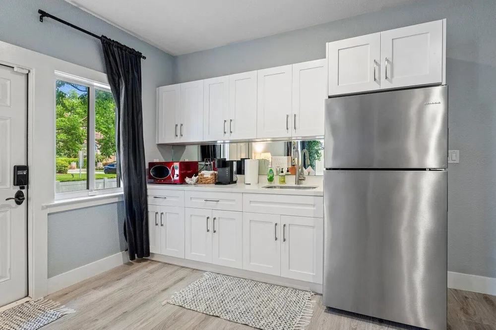 811 SE 31st Street Boca Raton, FL 33432