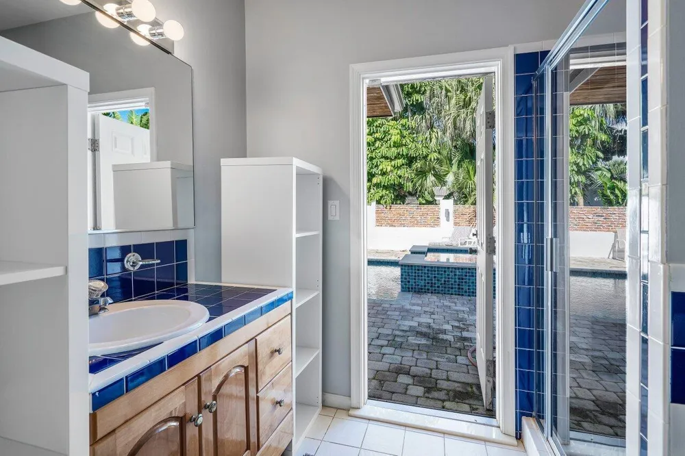 811 SE 31st Street Boca Raton, FL 33432
