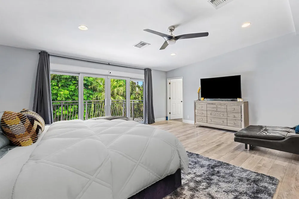 811 SE 31st Street Boca Raton, FL 33432