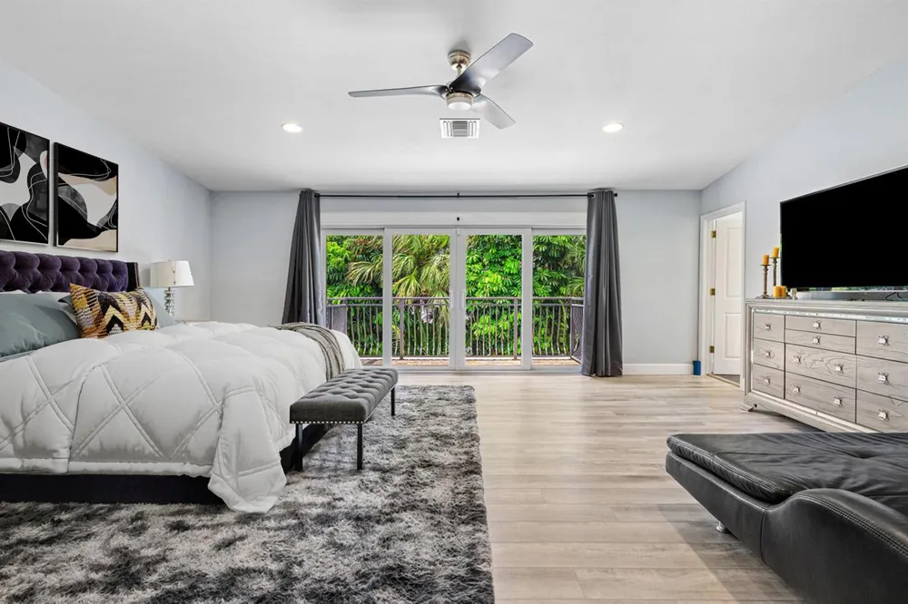 811 SE 31st Street Boca Raton, FL 33432