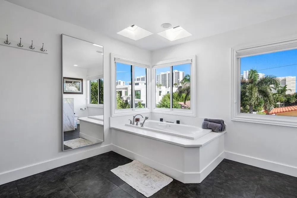 811 SE 31st Street Boca Raton, FL 33432