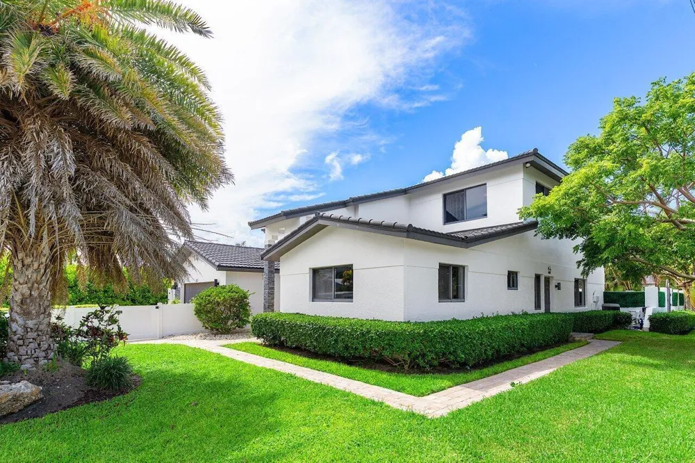 811 SE 31st Street Boca Raton, FL 33432