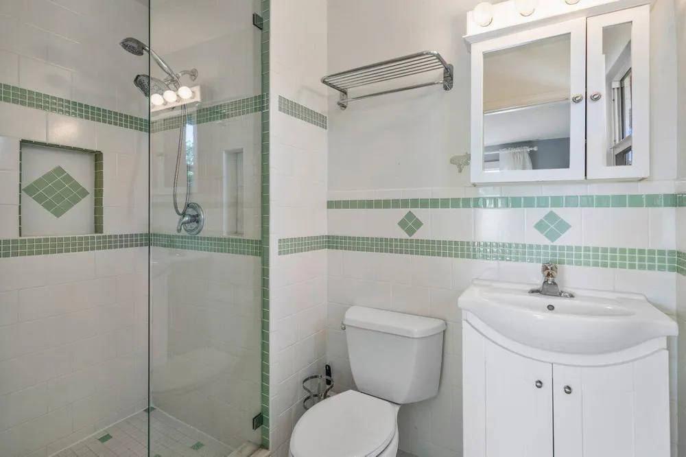 811 SE 31st Street Boca Raton, FL 33432